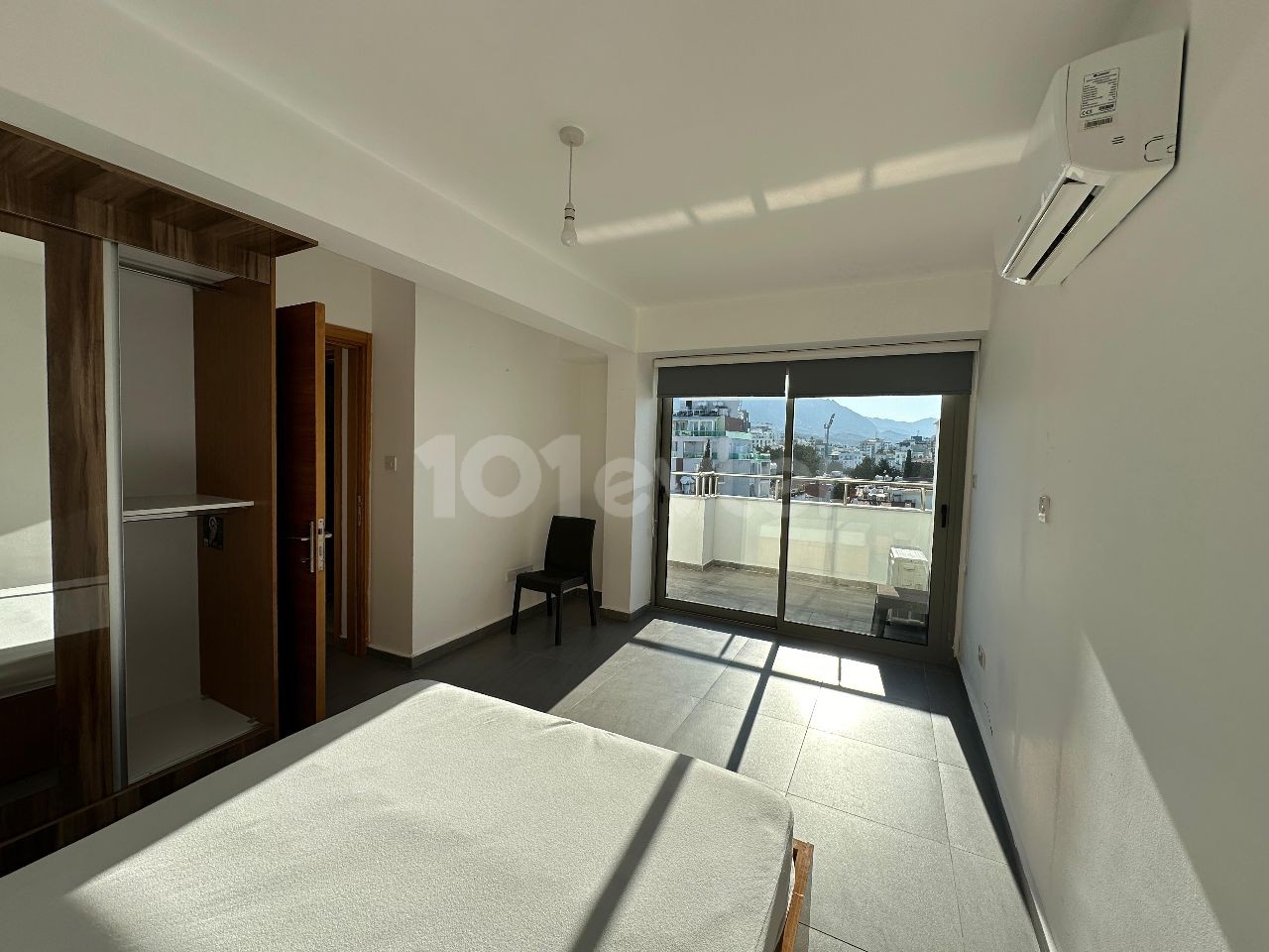 Komplett möblierte 2+1-Penthouse-Wohnung zur Miete im Kyrenia Center auf Redstone Island