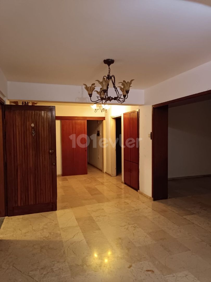 SPACIOUS 3+1 FOR SALE IN DEREBOYUNDA