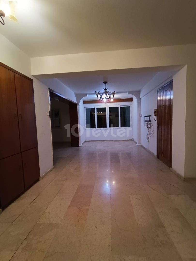 SPACIOUS 3+1 FOR SALE IN DEREBOYUNDA