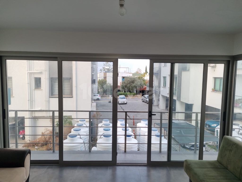 3+1 UNFURNISHED FLAT FOR RENT IN KYRENIA CENTER NEAR THE MUNICIPALITY. BARIŞ 05338376242