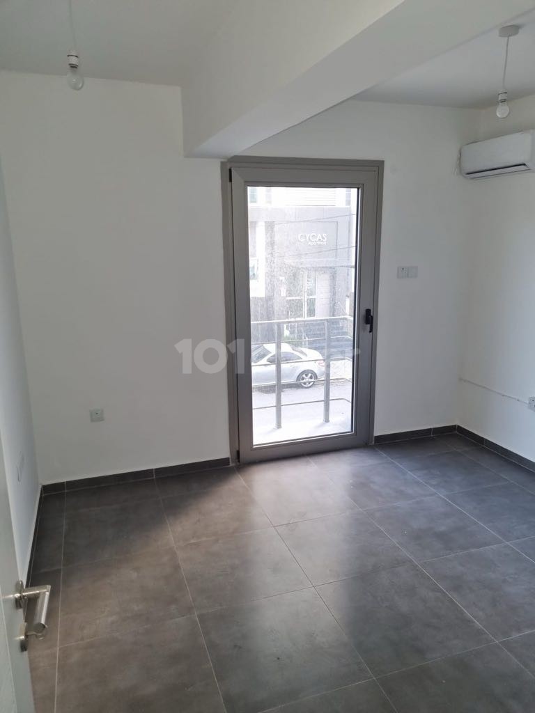 3+1 UNFURNISHED FLAT FOR RENT IN KYRENIA CENTER NEAR THE MUNICIPALITY. BARIŞ 05338376242