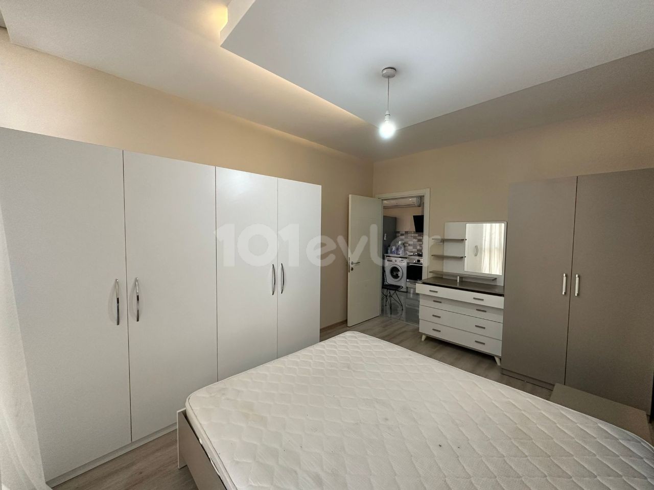 1+1 KOMPLETT MÖBLIERTE LUXUSWOHNUNG ZU VERMIETEN IM KYRENIA CENTER. FRIEDEN 05338376242