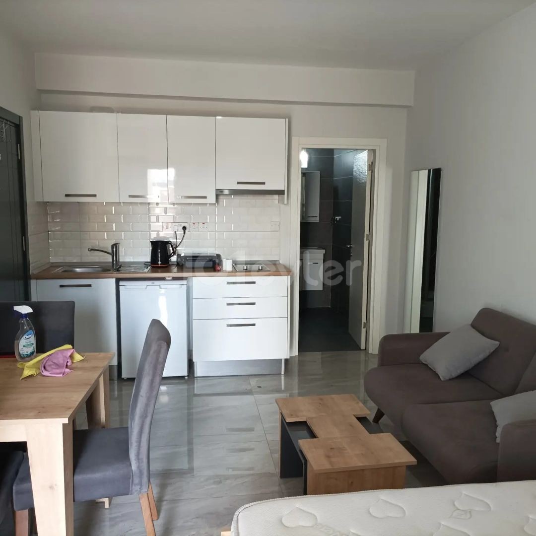 STUDIO APARTMENT IN GÖÇMENKÖY IS WITHIN WALKING DISTANCE OF SUPERMARKETS AND STOPS