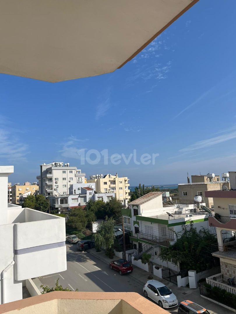 4+1 Penthouse zu verkaufen in Famagusta Gulseren 