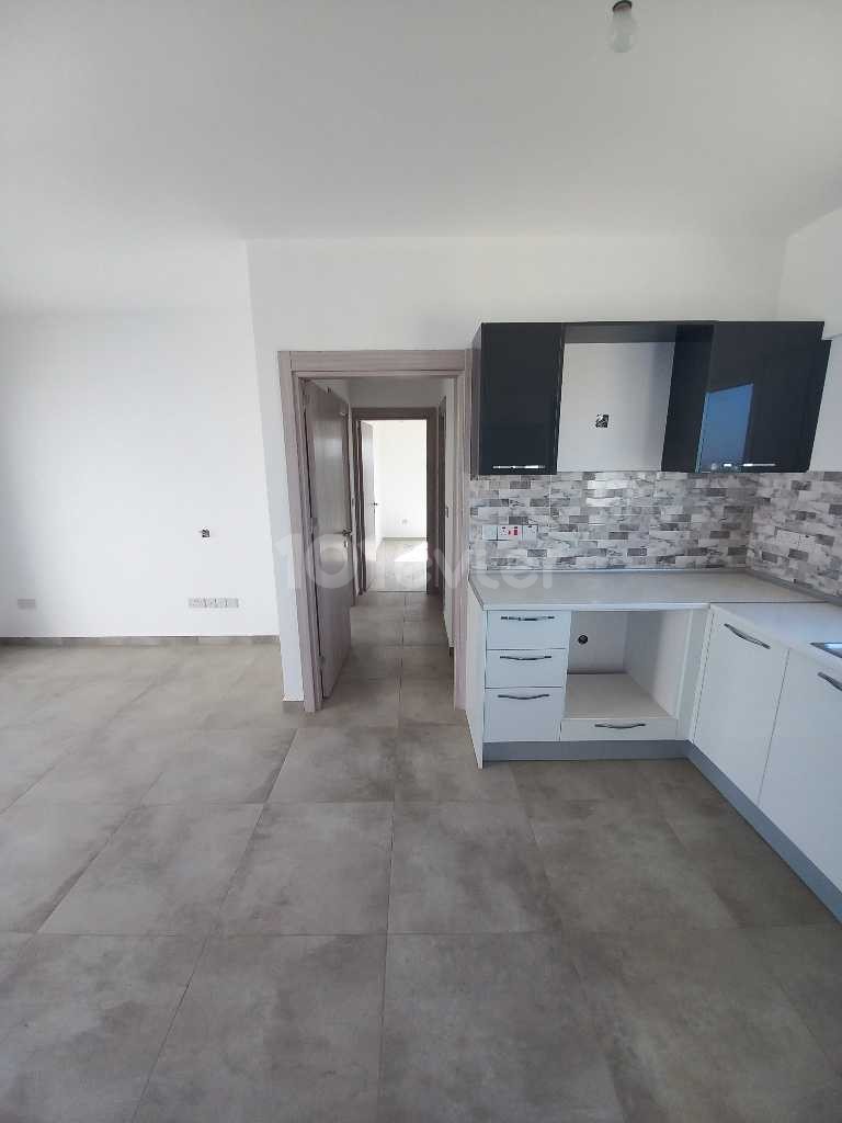 GÖNYELİDE MERKEZI KONUMDA GENİŞ TERASLI 2+1 PENTHOUSE DAİRE