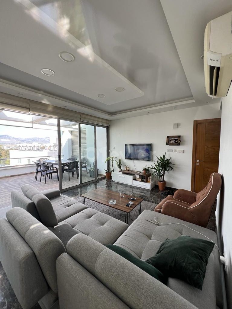 ORTAKÖYDE HARİKA KONUMDA KİRALIK PENTHOUSE