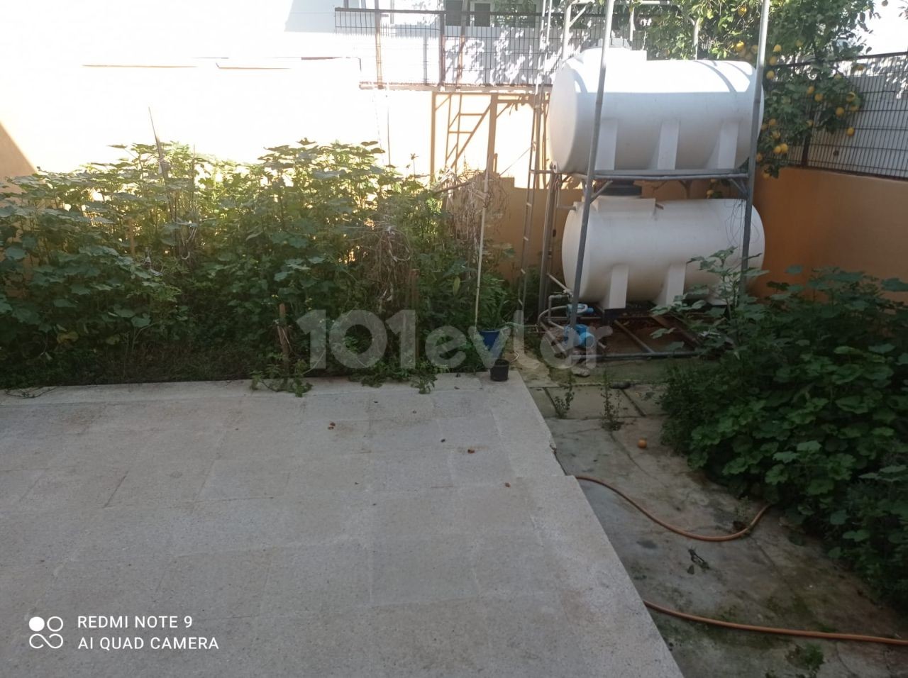 3+1 detached house with commercial permit for sale in Taşkınköy 