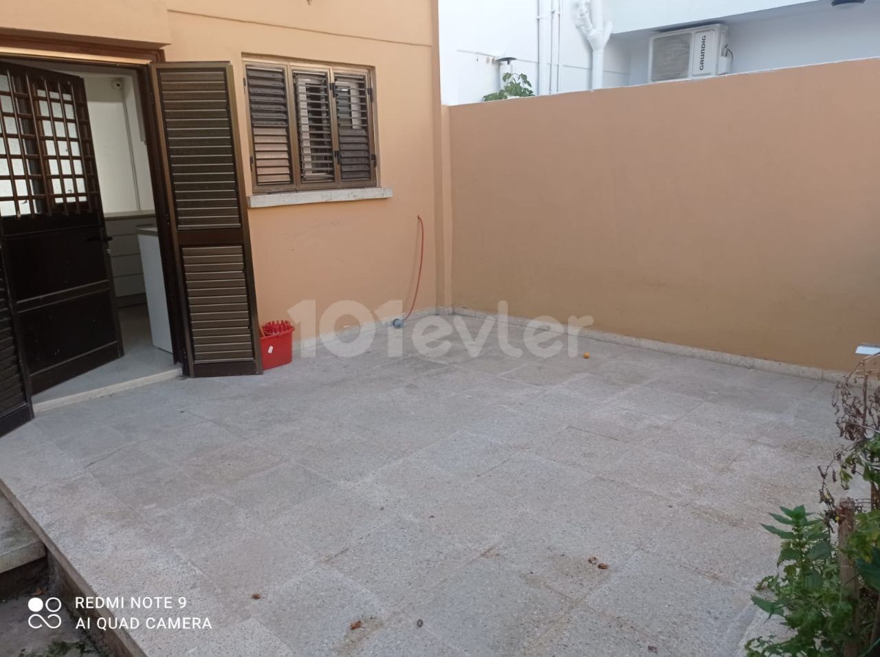 3+1 detached house with commercial permit for sale in Taşkınköy 