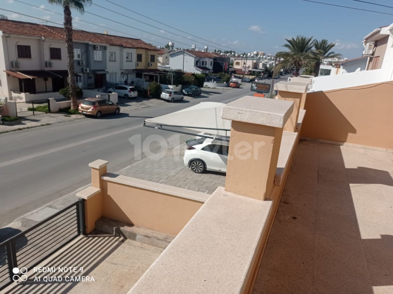 3+1 Einfamilienhaus mit Gewerbegenehmigung zum Verkauf in Taşkınköy