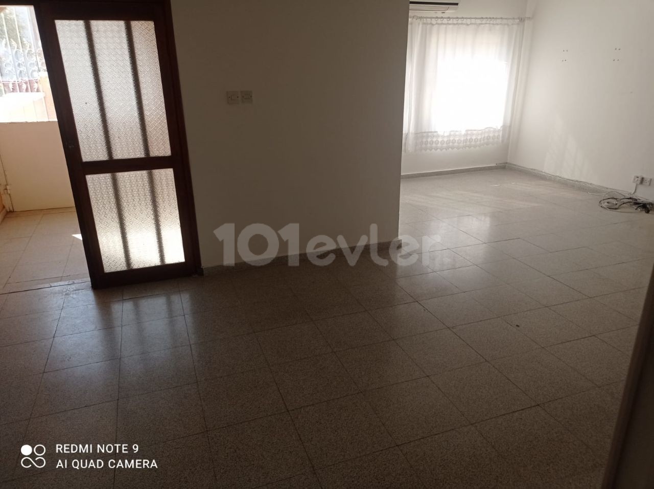 3+1 detached house with commercial permit for sale in Taşkınköy 