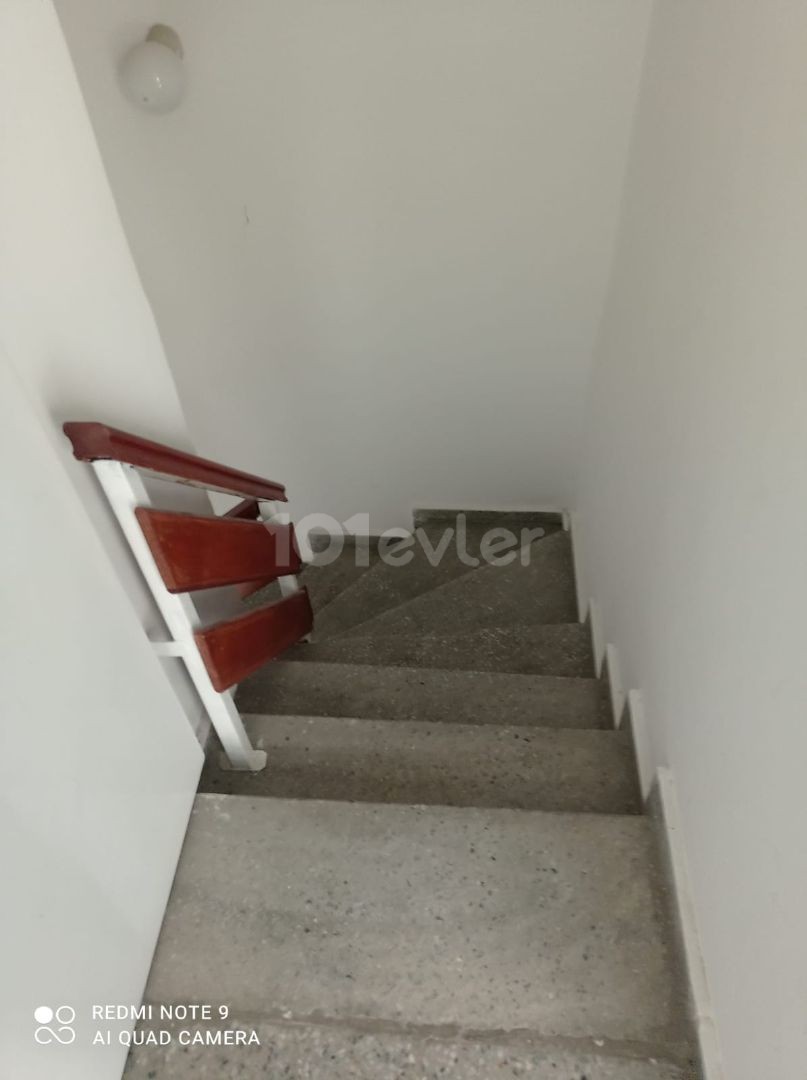 3+1 detached house with commercial permit for sale in Taşkınköy 