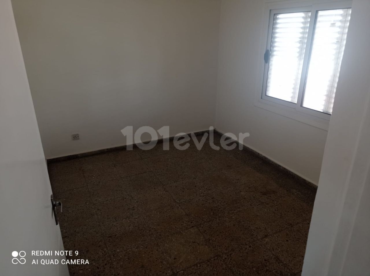 3+1 detached house with commercial permit for sale in Taşkınköy 