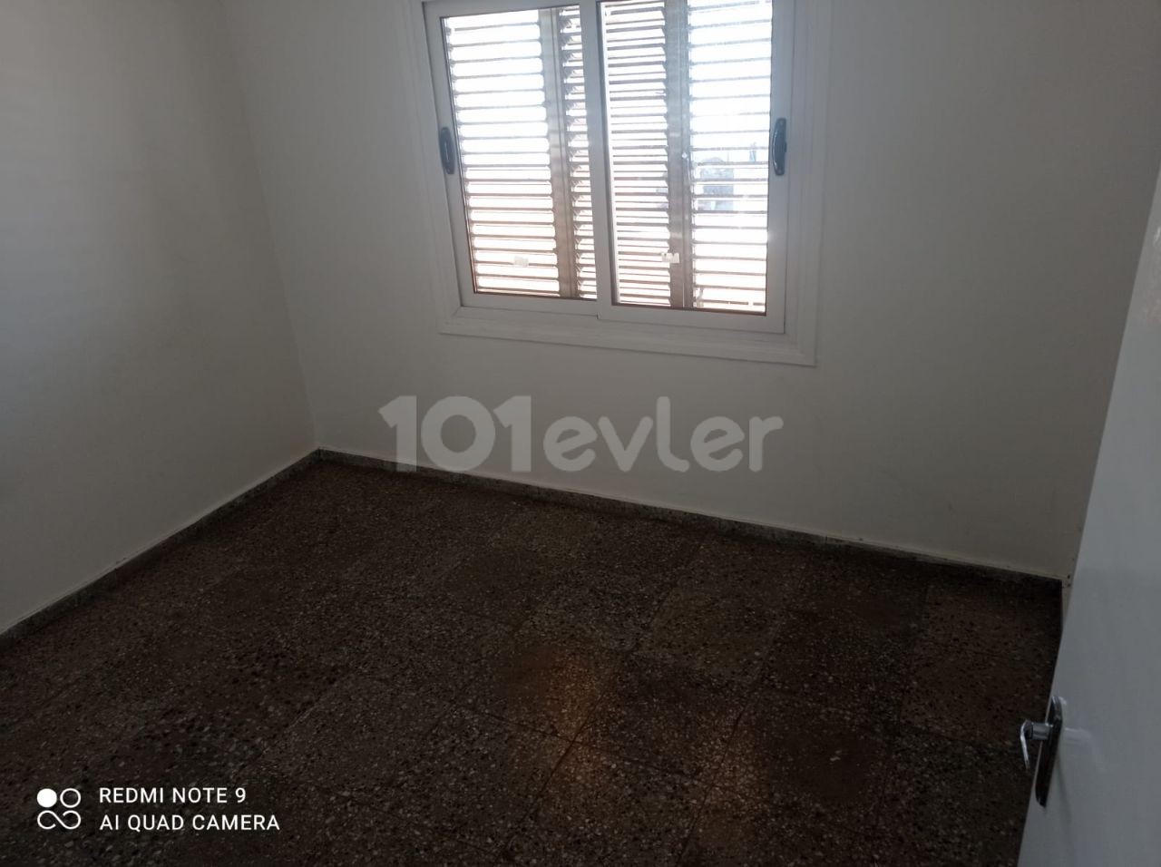 3+1 detached house with commercial permit for sale in Taşkınköy 