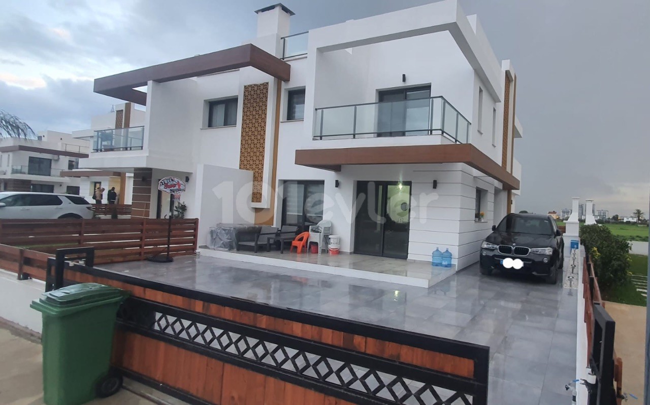 Yeni Boğaziçi satılık LUKS ikiz villa