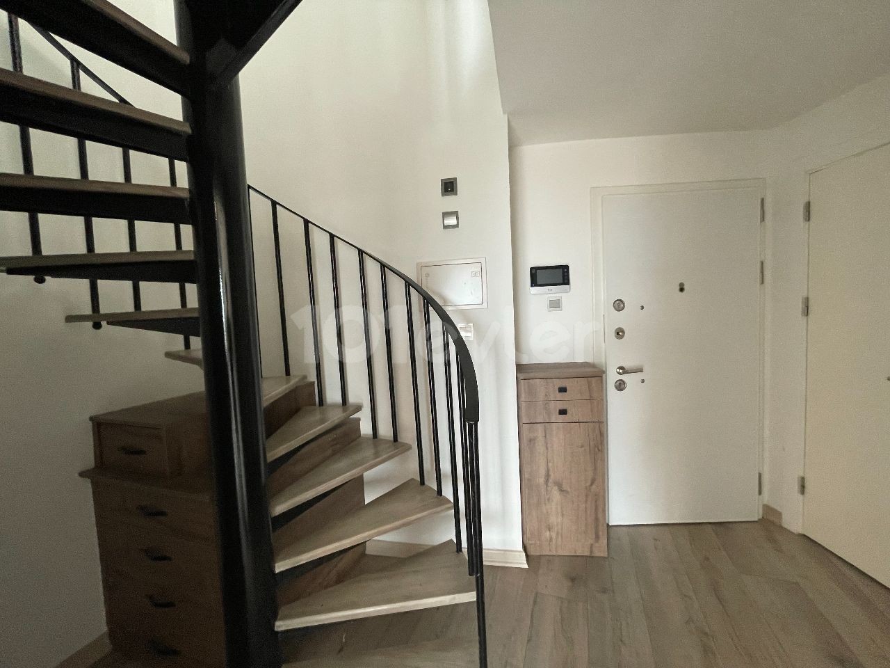 (Full Eşyalı) Muhteşem 2+1 Penthouse Daire, Geniş Balkon ve Merkez Yürüme Mesafesi 