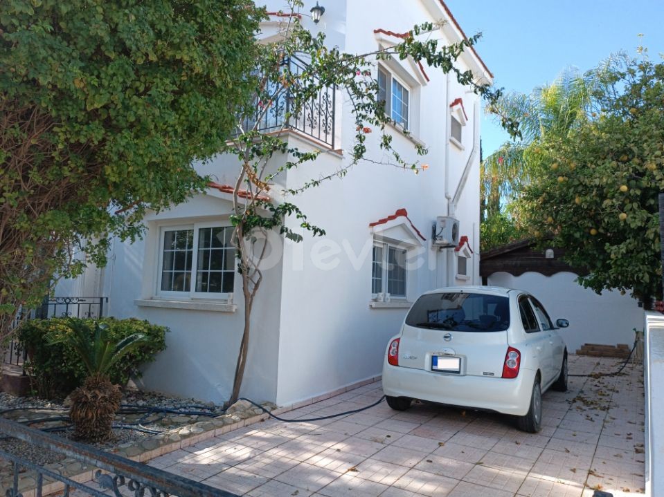 5 bedroom detached villa, with secluded garden and private pool