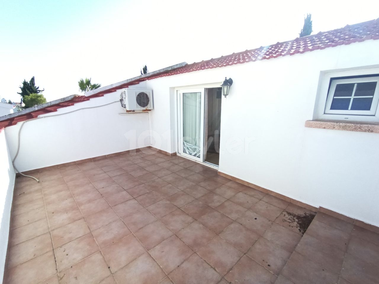 5 bedroom detached villa, with secluded garden and private pool