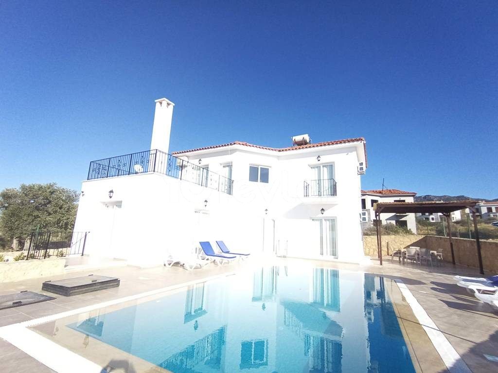 3+1 villa with pool for monthly rental