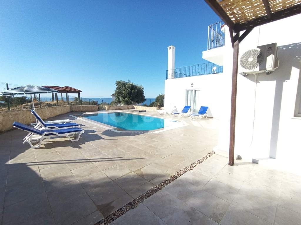 3+1 villa with pool for monthly rental