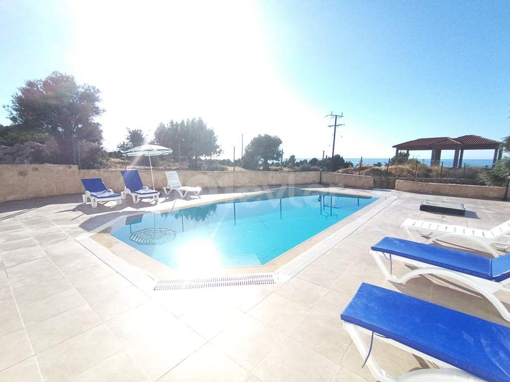 3+1 villa with pool for monthly rental