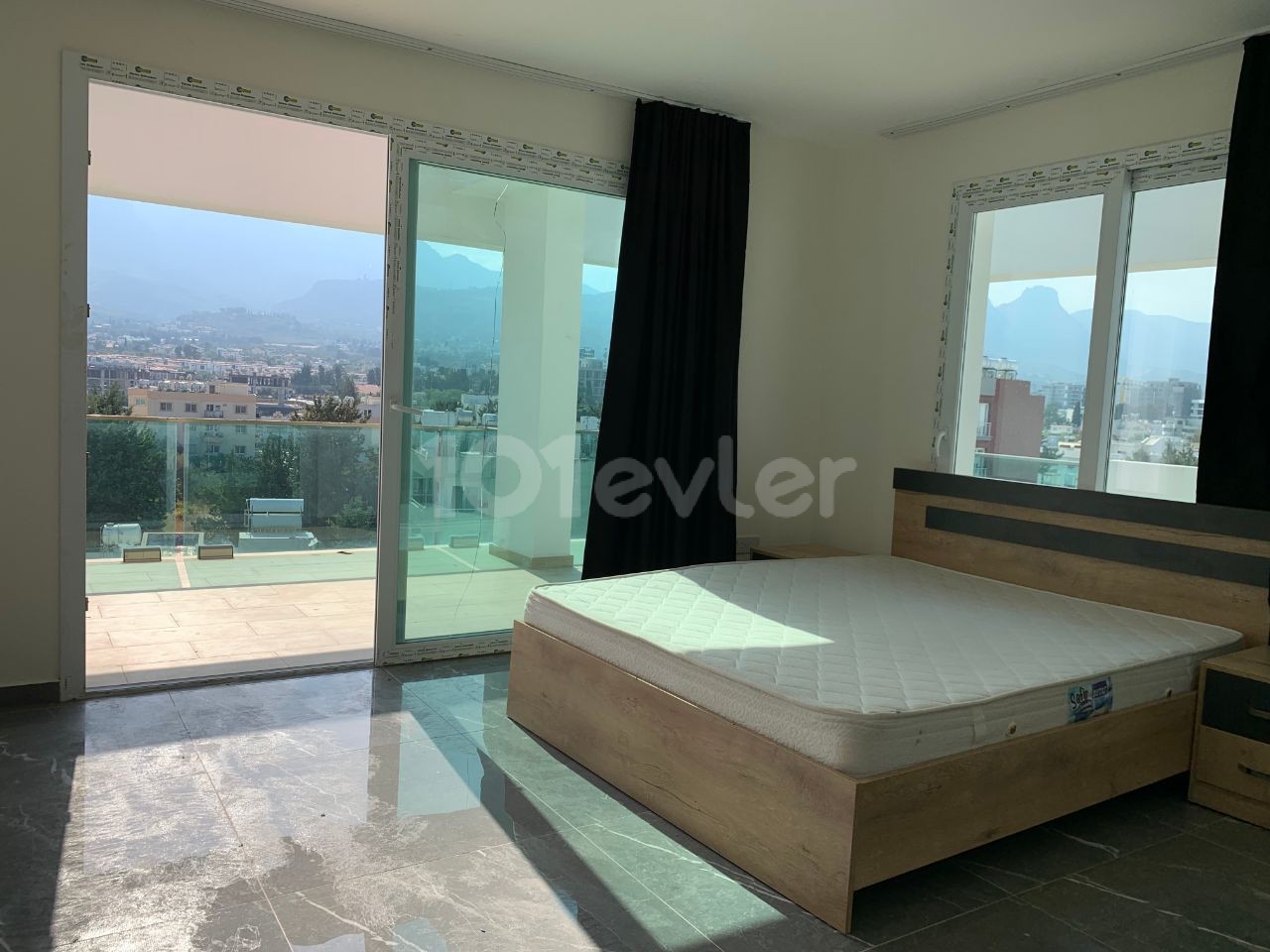 GİRNE MERKEZDE KİRALIK 360 DERECE PENTHOUSE 