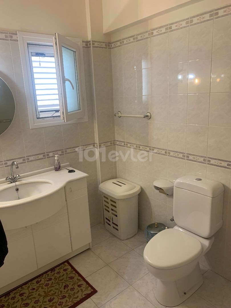 4 + 1 Villa for sale in Girne Alsancak (Single Authorized)