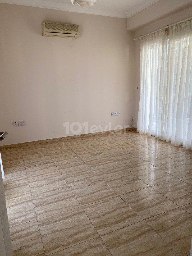 Girne Çatalköyde Kiralık Eşyasız Villa