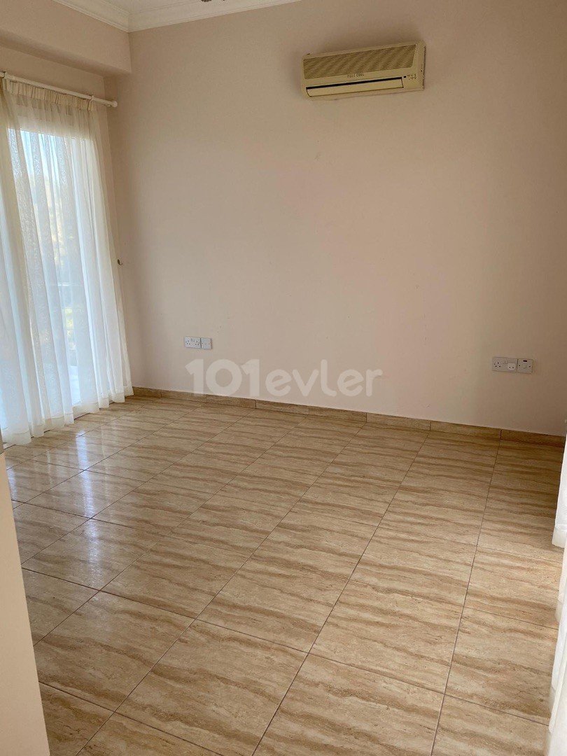 Girne Çatalköyde Kiralık Eşyasız Villa