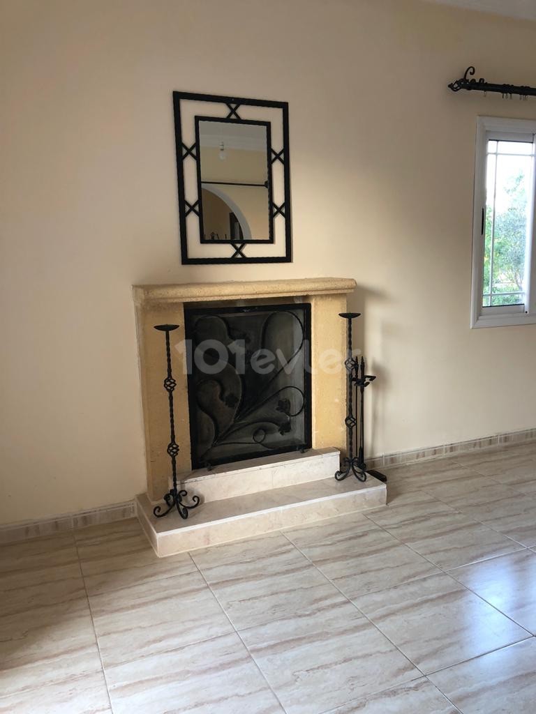 Girne Çatalköyde Kiralık Eşyasız Villa