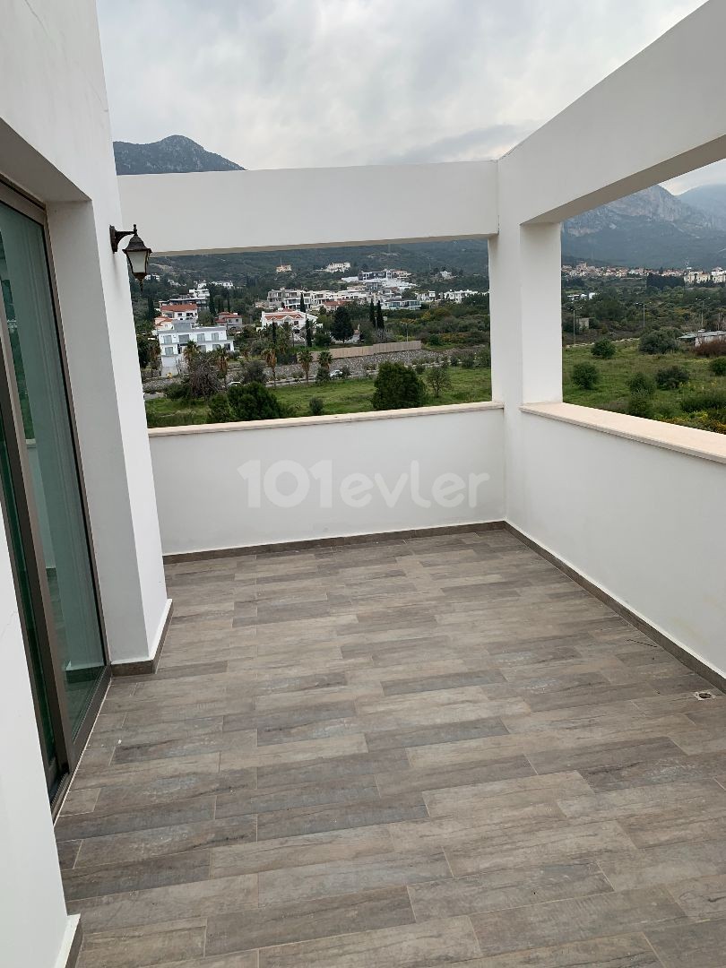 PENTHOUSE FOR SALE IN KYRENIA CENTER ** 