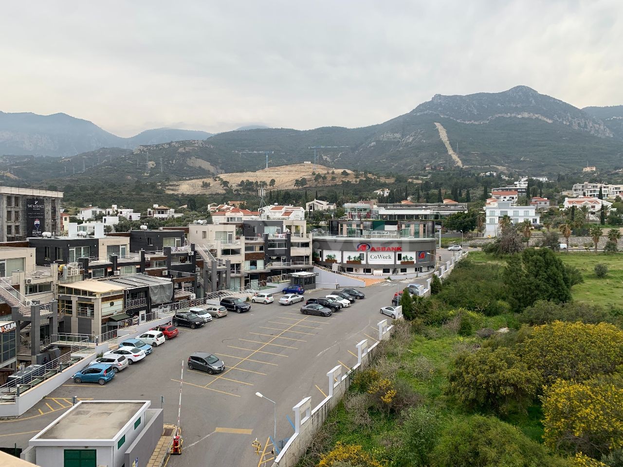 PENTHAUS ZU VERMIETEN IN KYRENIA ZENTRUM ** 