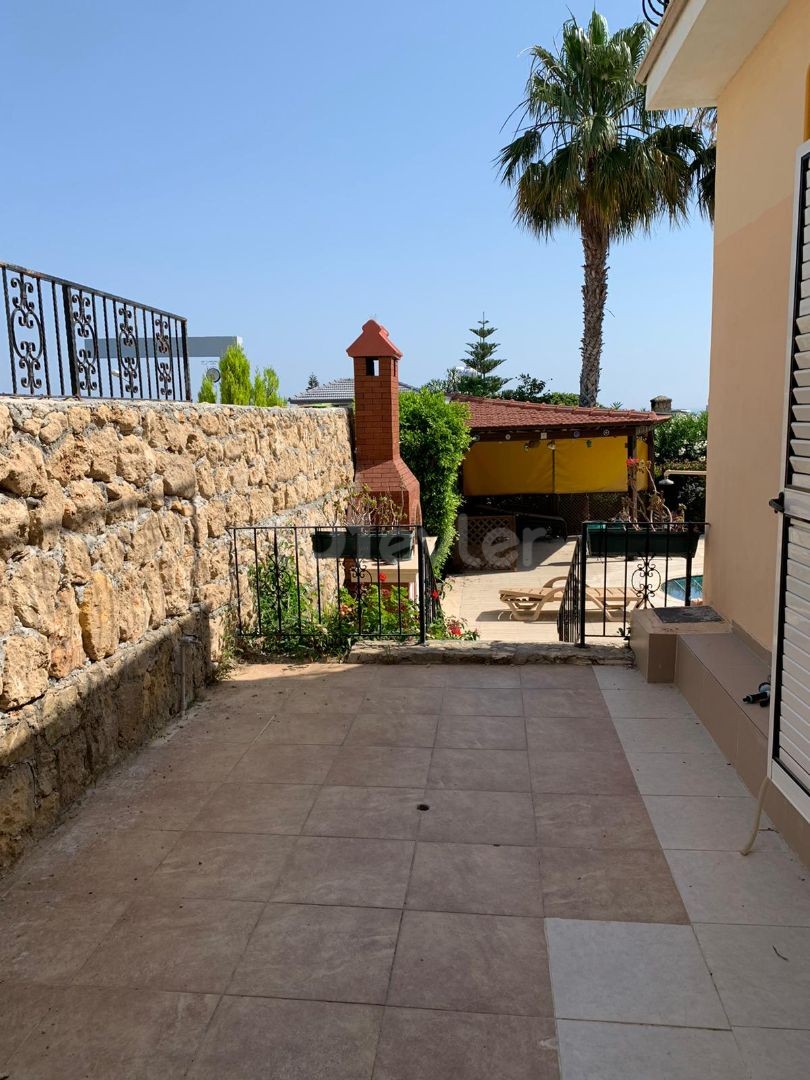 KYRENIA DOGANKOY 3 + 1 VILLA ** 