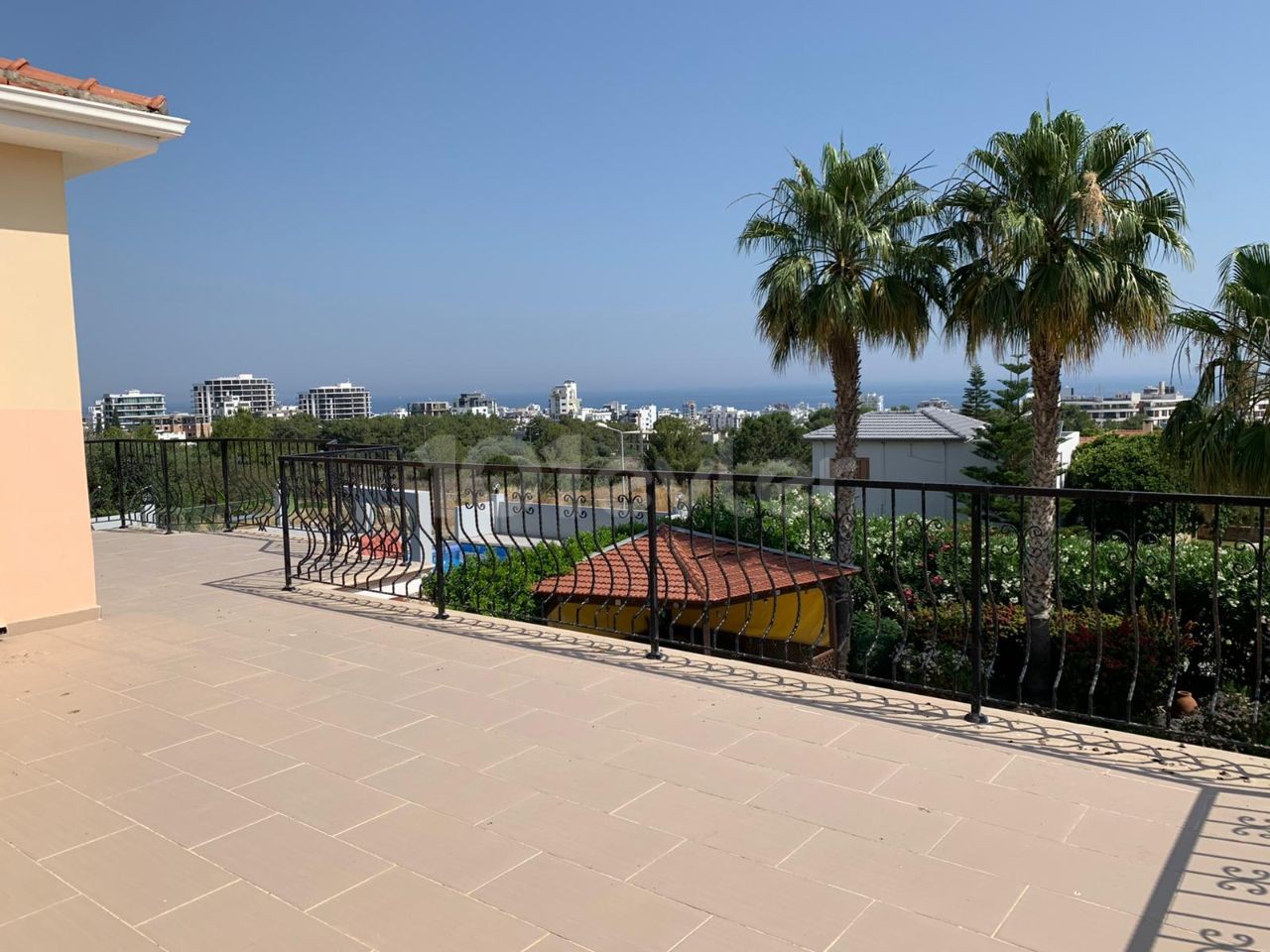 KYRENIA DOGANKOY 3 + 1 VILLA ** 