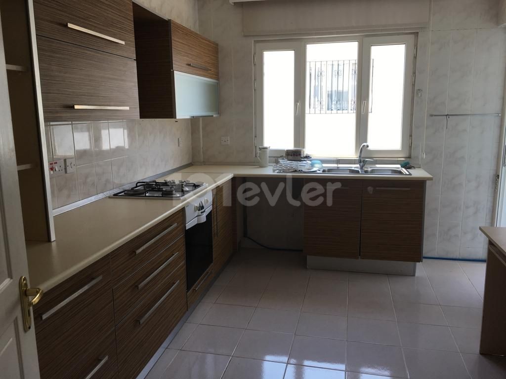 3+1 FOR SALE IN THE CENTER OF KYRENIA ** 