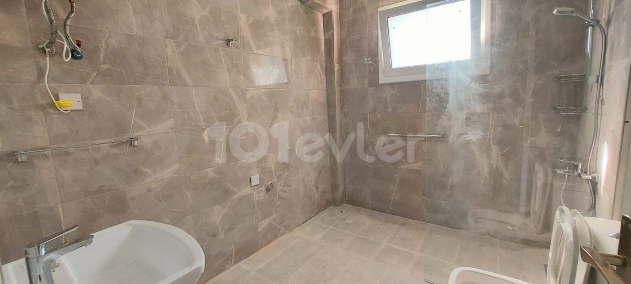 RENT 2 + 1 IN THE CENTER OF KYRENIA ** 