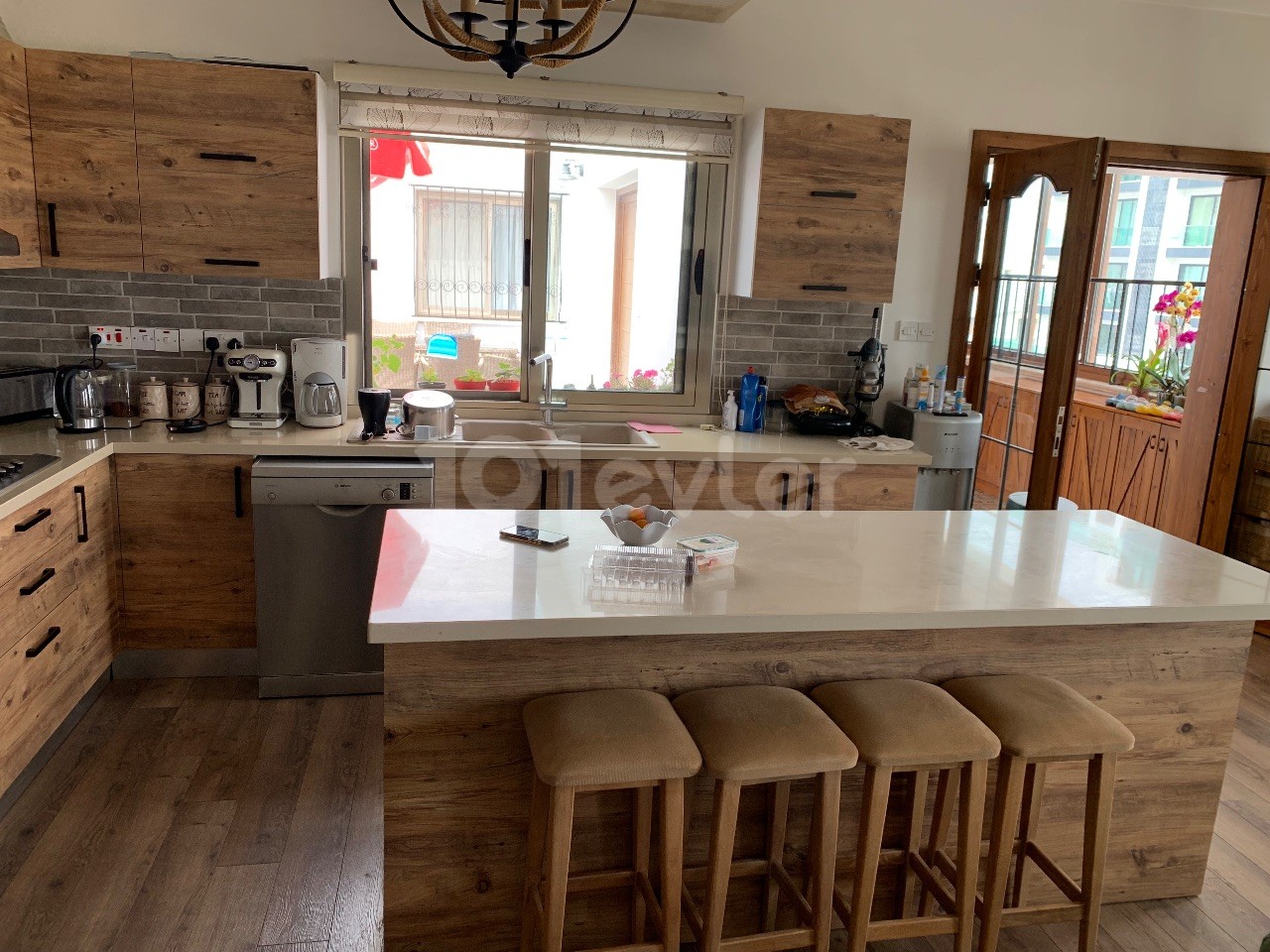 6 Bedroom Penthouse For Sale in Kyrenia Center