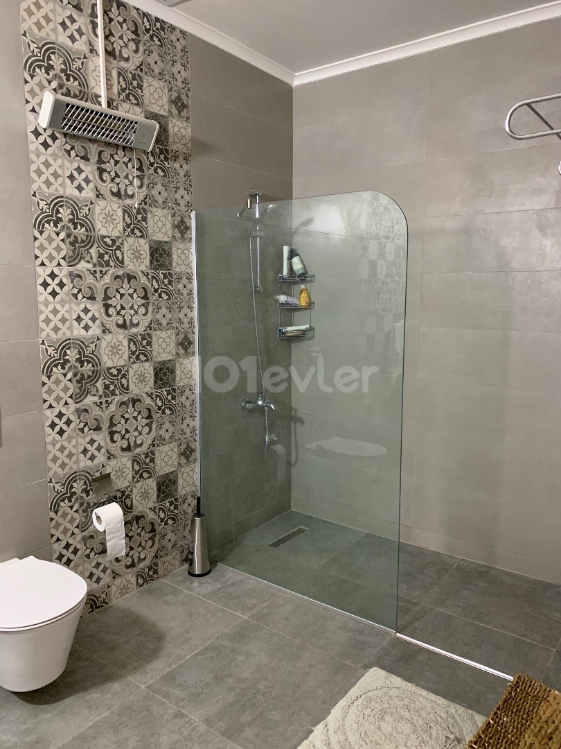 Girne Merkez'de Satılık 6 odalı Penthouse