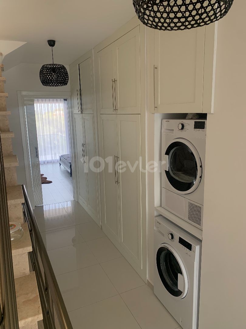 FANTASTISCHE 3+1 TRIPLEX ZUM VERKAUF IN GIRNE ZEYTİNLİK