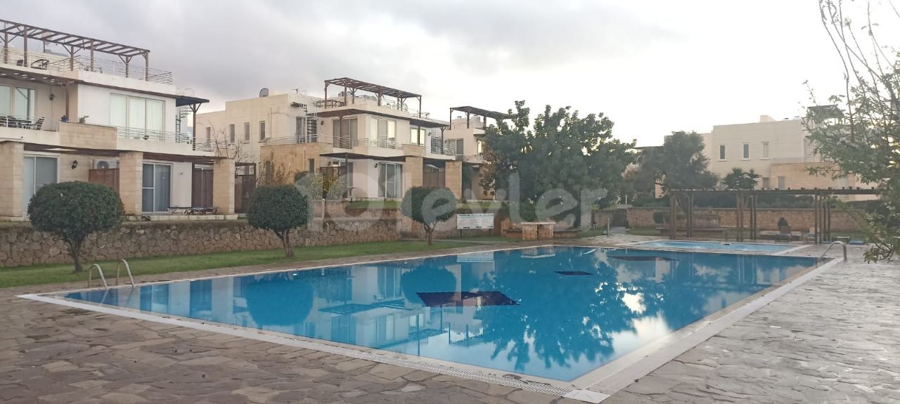 GROUND FLOOR FLAT WITH POOL FOR SALE IN ESENTEPE