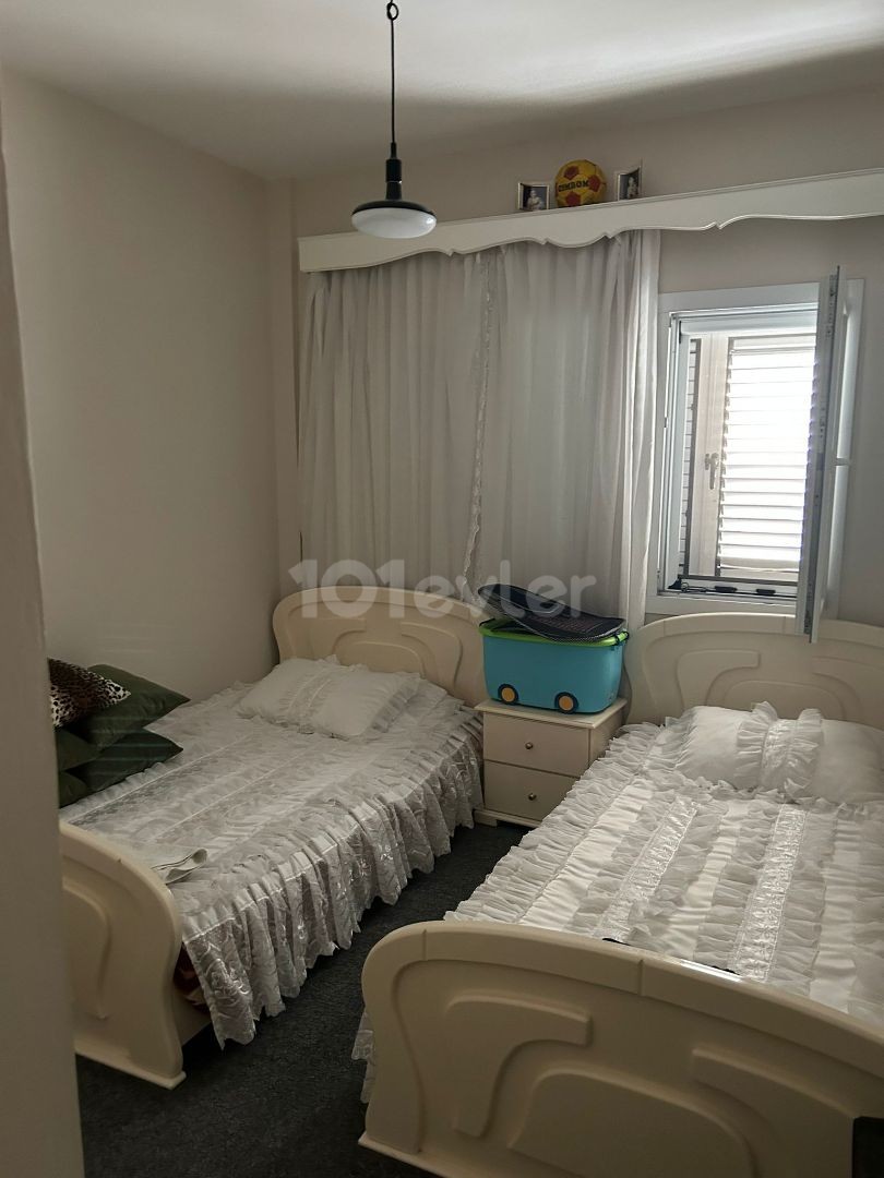 GİRNE MERKEZDE SATILIK 3+1 DAİRE