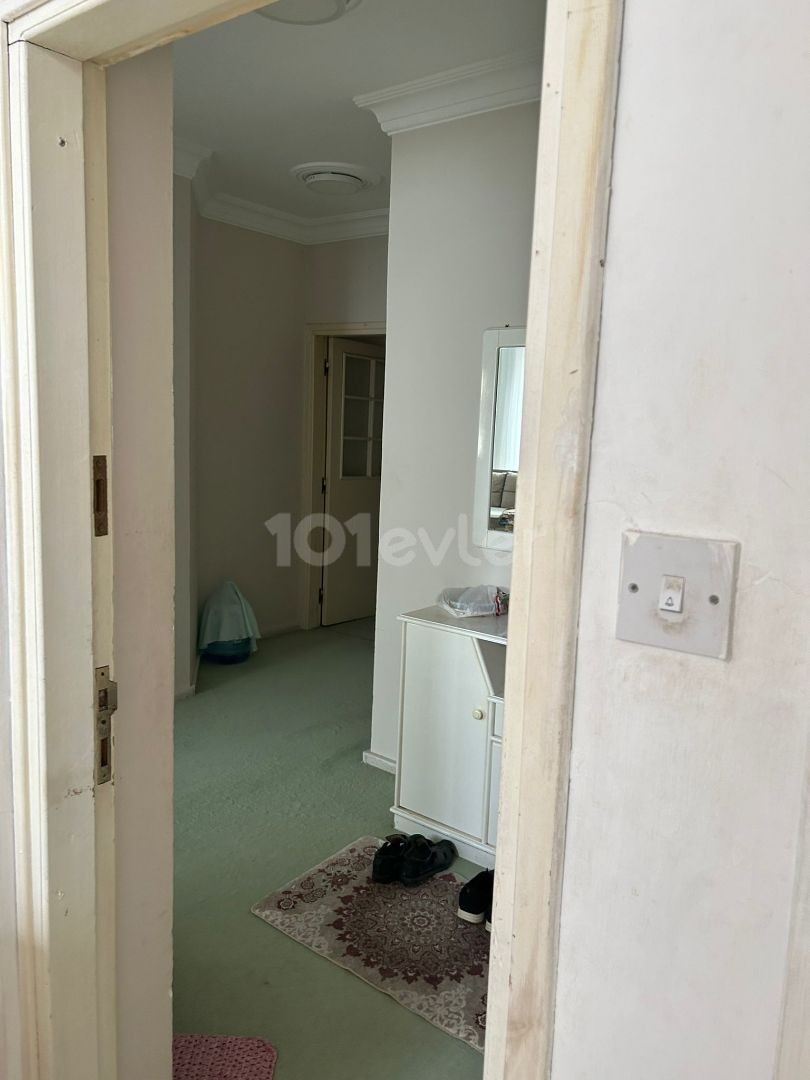 3+1 FLAT FOR SALE IN KYRENIA CENTER