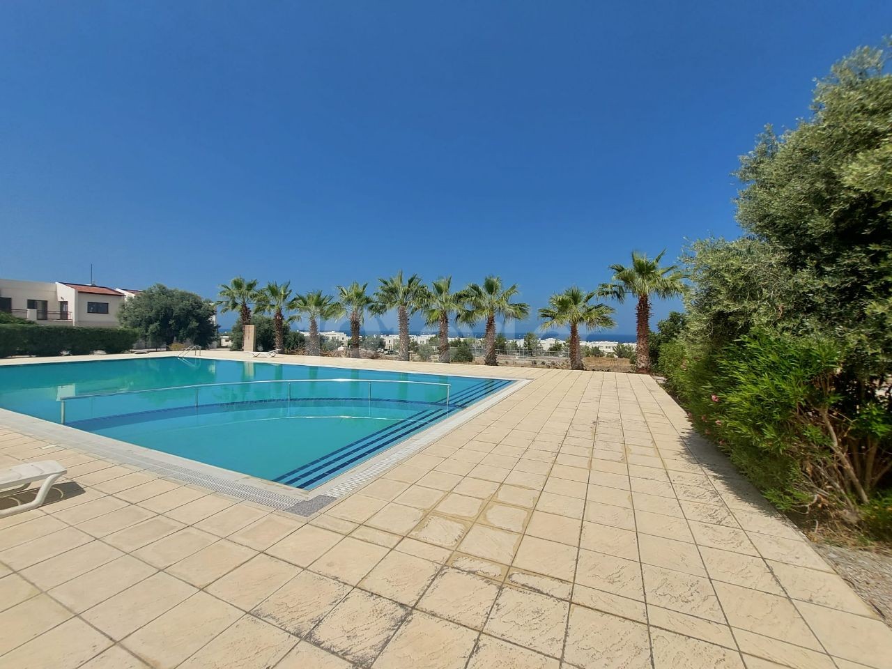 GROUND FLOOR FLAT WITH POOL FOR SALE IN ESENTEPE