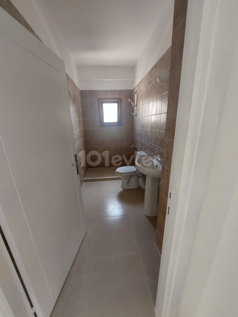 GROUND FLOOR FLAT WITH POOL FOR SALE IN ESENTEPE