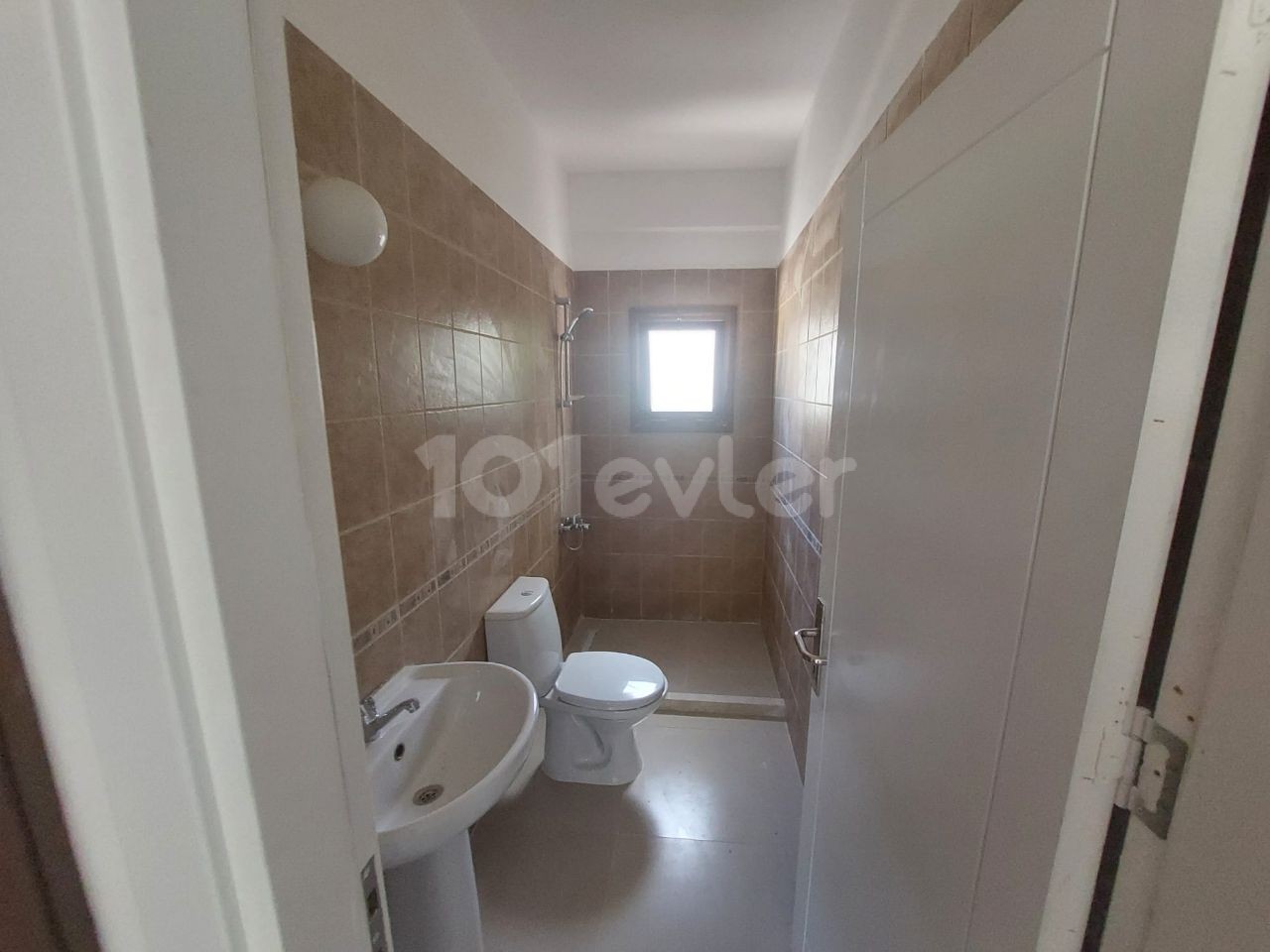 GROUND FLOOR FLAT WITH POOL FOR SALE IN ESENTEPE