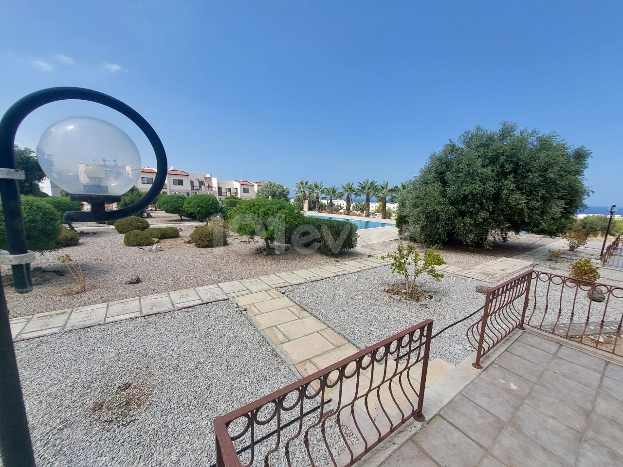 GROUND FLOOR FLAT WITH POOL FOR SALE IN ESENTEPE