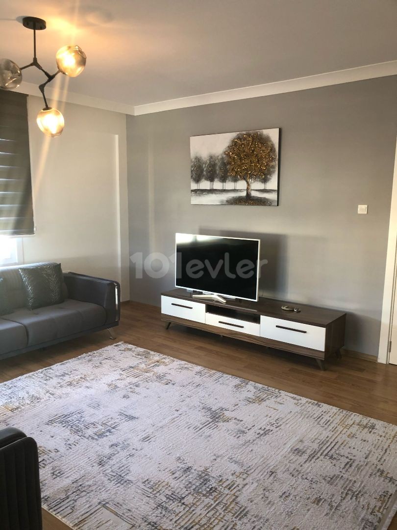 3+1 FLAT FOR RENT IN A SITE WITH POOL IN KYRENIA CENTER