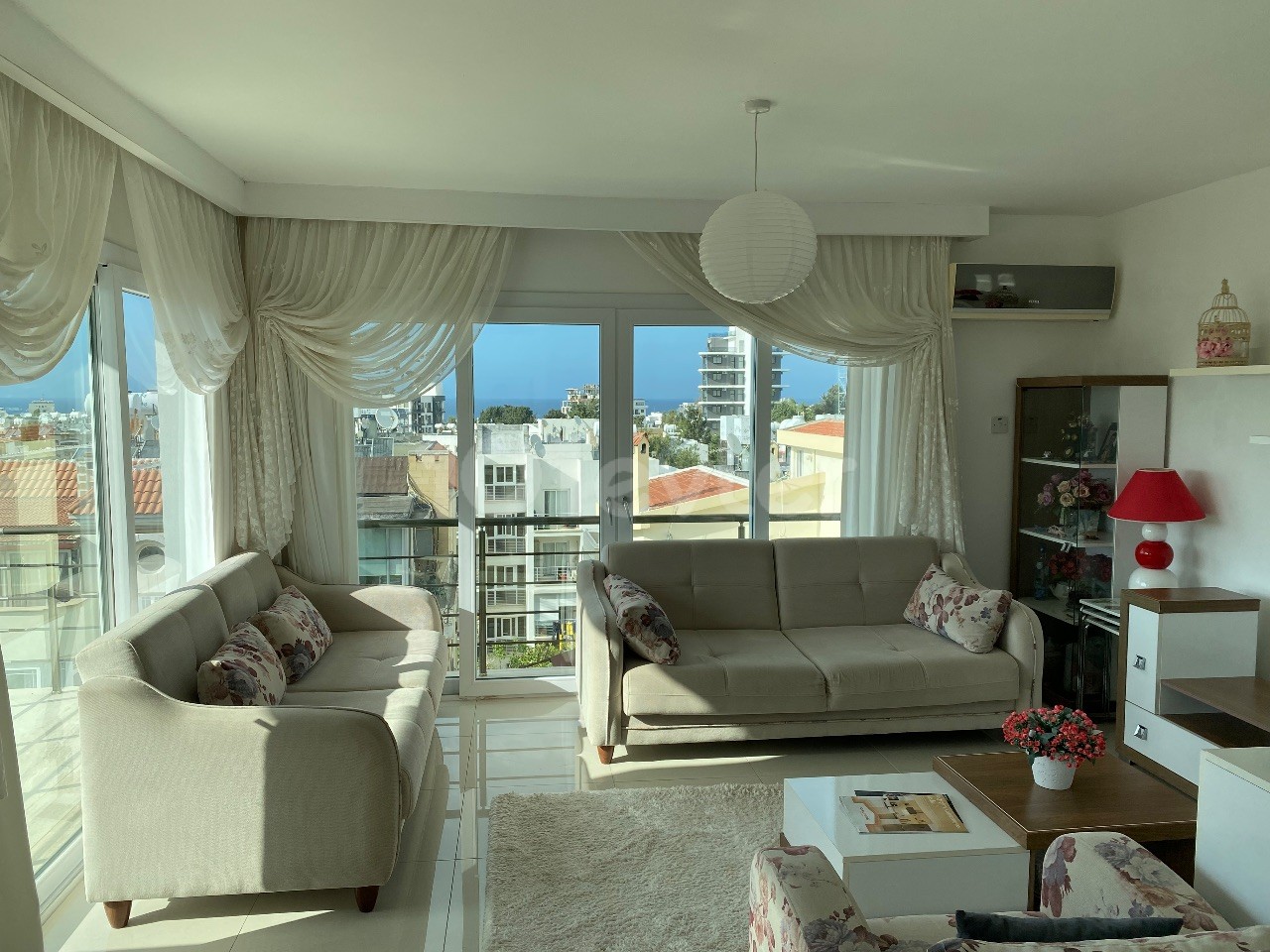 SEA VIEW FULLY FURNISHED 3+1 FLAT FOR SALE IN KYRENIA CENTER