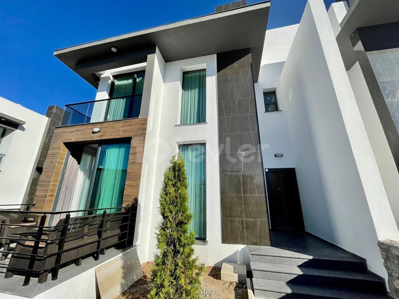 Villa For Sale in Alsancak, Kyrenia