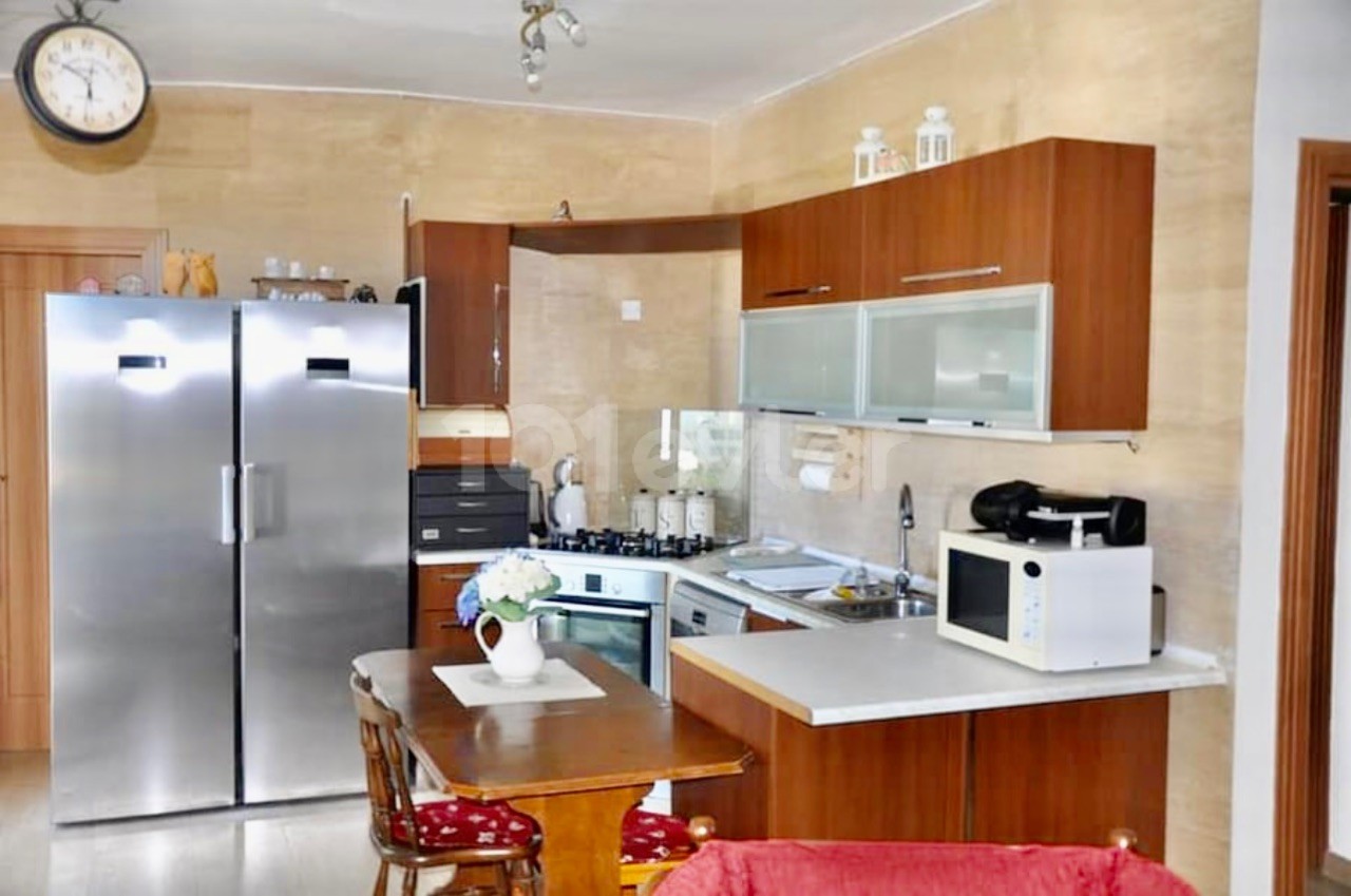 3+1 FLAT FOR SALE IN KYRENIA CENTER