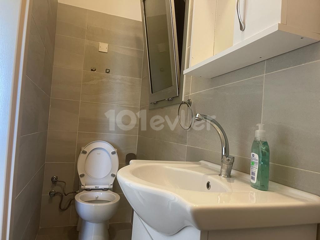 KYRENIA CENTER 2+1 SEA VIEW FLAT FOR RENT